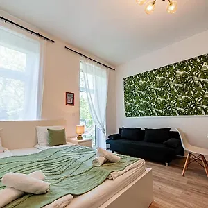 my-city-apartmentjungle-room.vienna-besthotels.com/